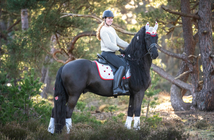 Queen Of Hearts Saddle Pad